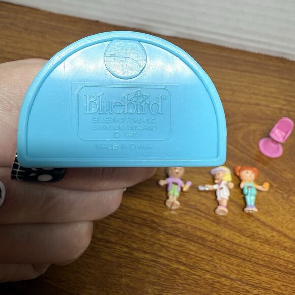 Vintage Bluebird 1995 Polly Pocket Pink Ice Cream Fun Stand With Figures - Picture 3 of 3